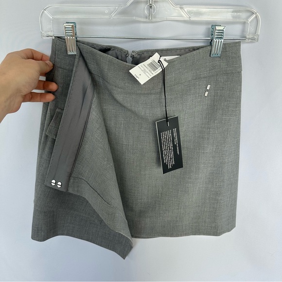 Babaton Grey Asymmetrical Mini Skirt Size 0 NWT Film Worn - Picture 7 of 9